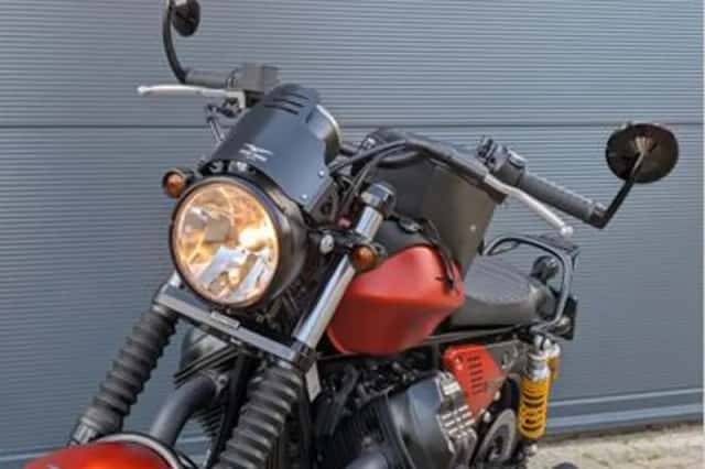 Moto Guzzi V9 Bobber Sport (2019) thumbnail 6