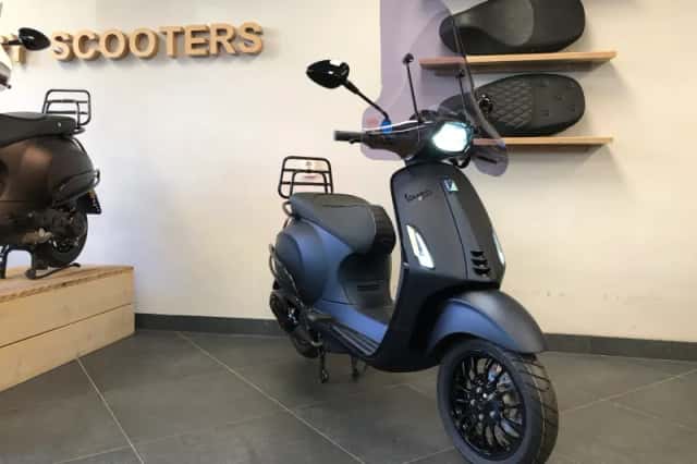 Vespa Sprint (2026) thumbnail 1