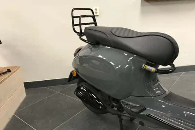 Vespa Sprint (2026) thumbnail 4