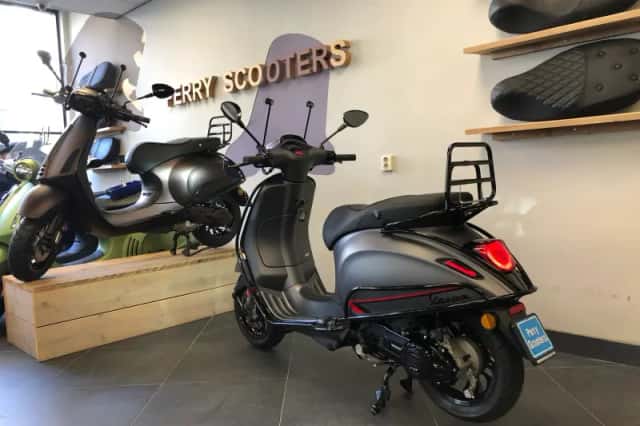 Vespa Sprint (2026) thumbnail 4