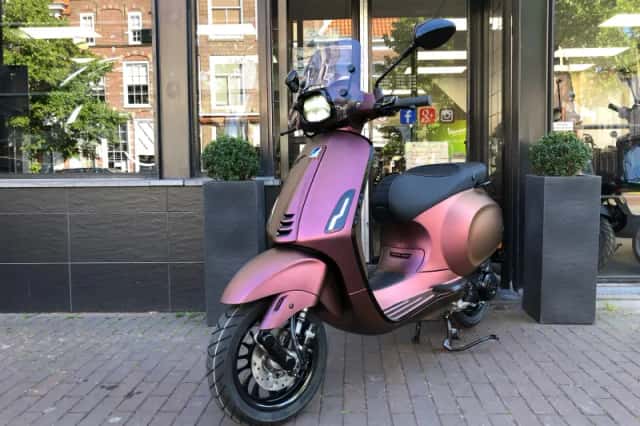 Vespa Sprint (2026) thumbnail 1