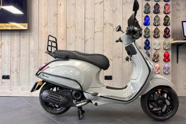 Vespa Sprint (2026) thumbnail 3