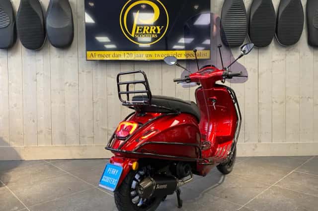 Vespa Sprint (2026) thumbnail 2