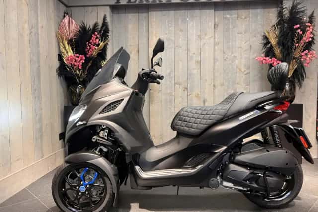 Piaggio MP3 310 (2026) thumbnail 2