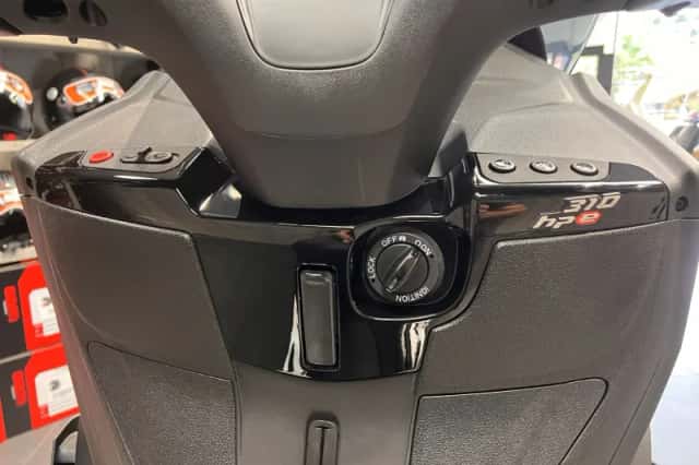 Piaggio MP3 310 (2026) thumbnail 5