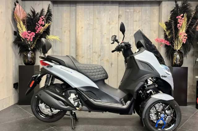 Piaggio MP3 310 (2026) thumbnail 3