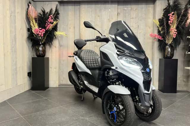Piaggio MP3 310 (2026) thumbnail 4