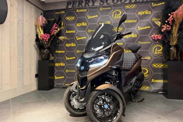 Piaggio MP3 310 (2026) thumbnail 2