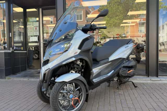 Piaggio MP3 530cc Sport HPE EURO5+ (2026) thumbnail 2