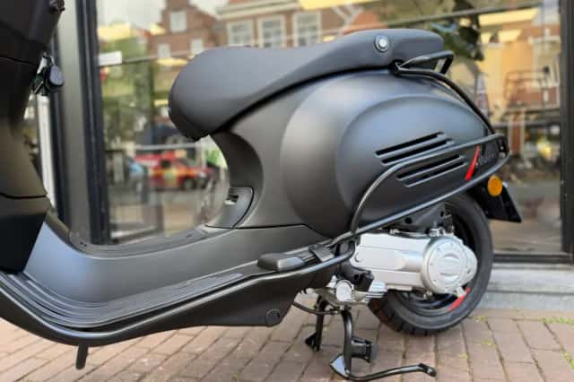 Vespa Sprint (2026) thumbnail 4
