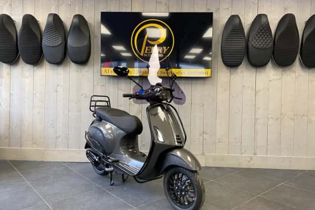 Vespa Sprint (2026) thumbnail 1