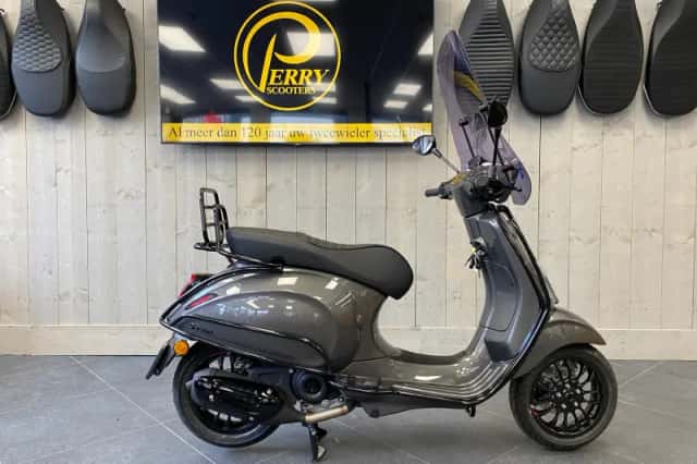 Vespa Sprint (2026) thumbnail 3