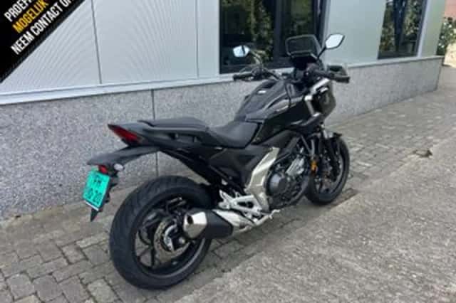 Honda NC750X (2026) thumbnail 2