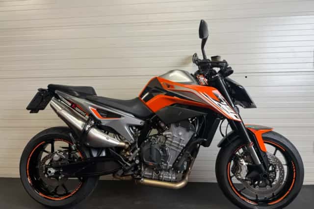 KTM 790 Duke (2018) thumbnail 1