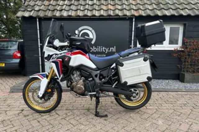 Honda CRF 1000 L Africa Twin (2016) thumbnail 3