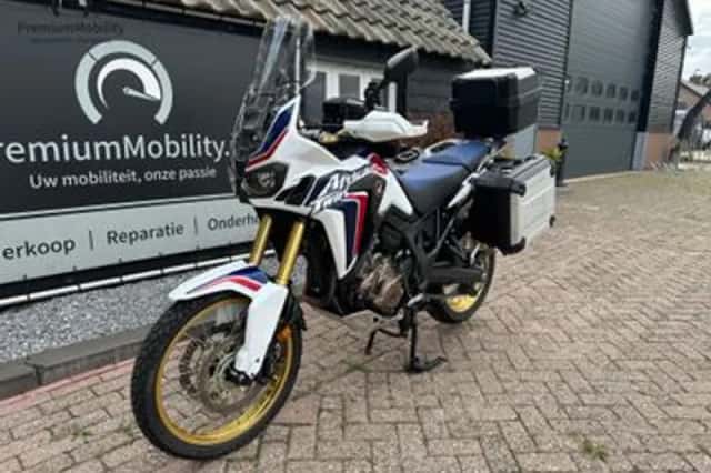 Honda CRF 1000 L Africa Twin (2016) thumbnail 4