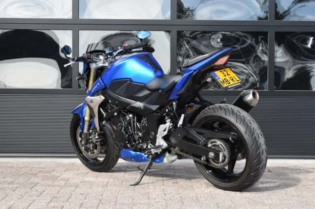 Suzuki GSR750 (2012) thumbnail 3