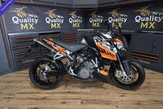 KTM Super Duke 990 (2011) thumbnail 1