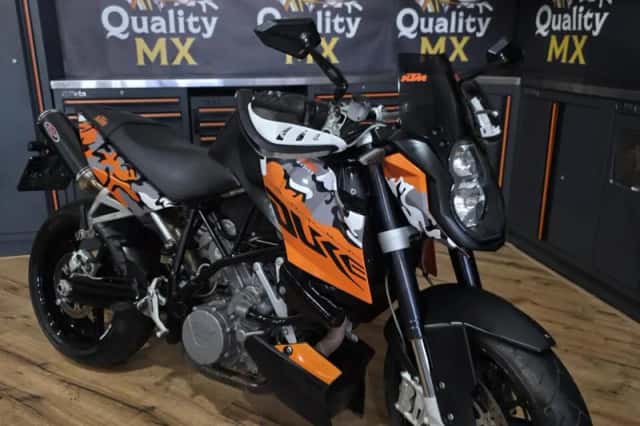KTM Super Duke 990 (2011) thumbnail 2
