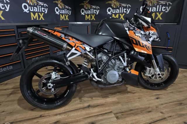 KTM Super Duke 990 (2011) thumbnail 3