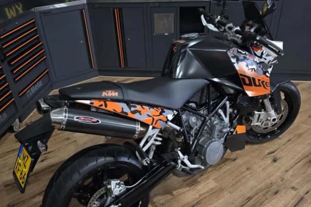 KTM Super Duke 990 (2011) thumbnail 4