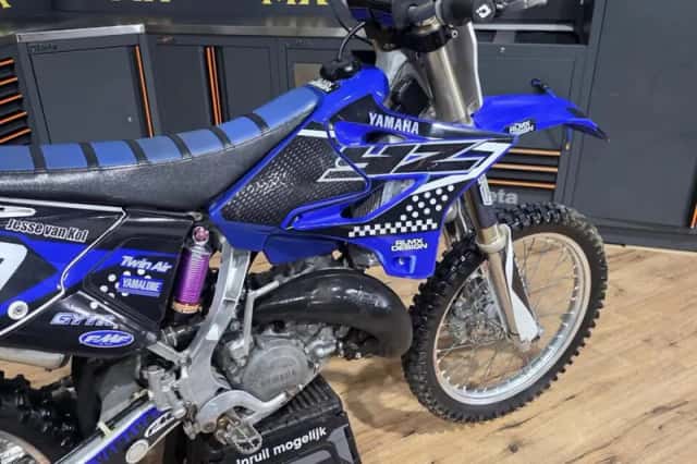Yamaha YZ 125 (2005) thumbnail 4