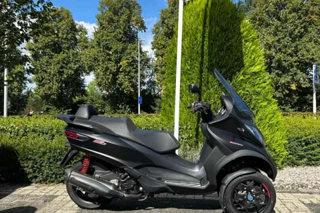 Piaggio MP3 500 (2021) thumbnail 2