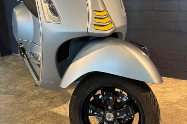 Vespa GTS 300 Super (2026) thumbnail 2