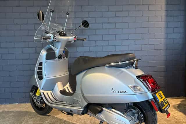 Vespa GTS 300 Super (2026) thumbnail 6