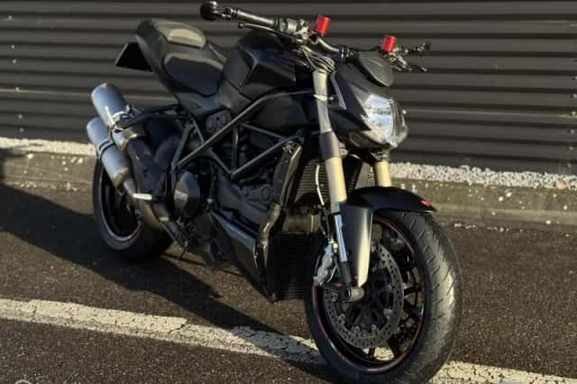 Ducati Streetfighter 848 (2012) thumbnail 3