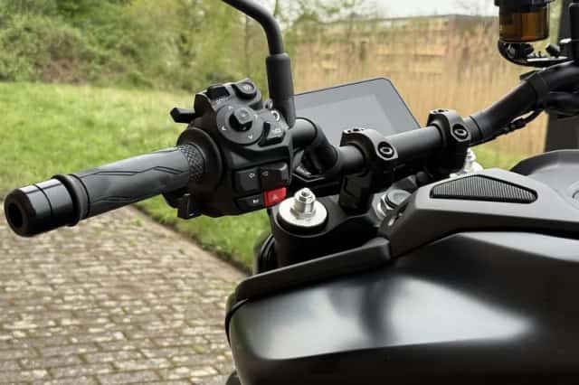 Yamaha MT-09 Y-AMT (2025) thumbnail 4