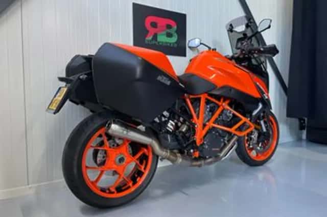 KTM 1290 Super Duke GT (2019) thumbnail 3