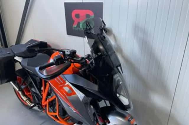 KTM 1290 Super Duke GT (2019) thumbnail 4
