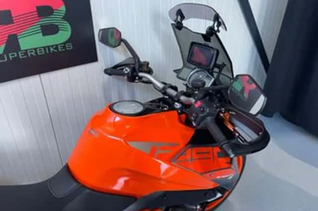 KTM 1290 Super Duke GT (2019) thumbnail 5