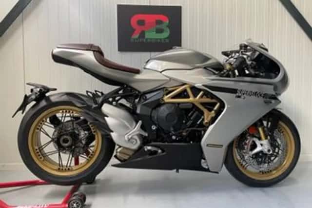MV Agusta Superveloce 800 S (2025) thumbnail 1