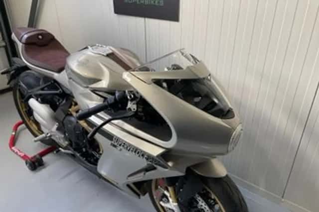 MV Agusta Superveloce 800 S (2025) thumbnail 4