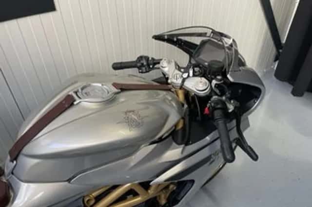 MV Agusta Superveloce 800 S (2025) thumbnail 5
