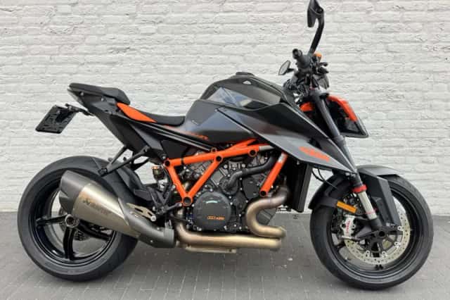 KTM 1290 SuperDuke R (2020) thumbnail 1