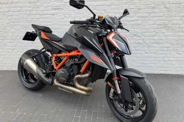 KTM 1290 SuperDuke R (2020) thumbnail 2
