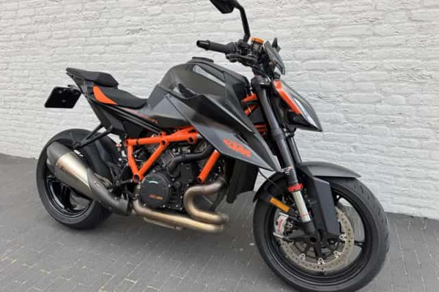 KTM 1290 SuperDuke R (2020) thumbnail 3