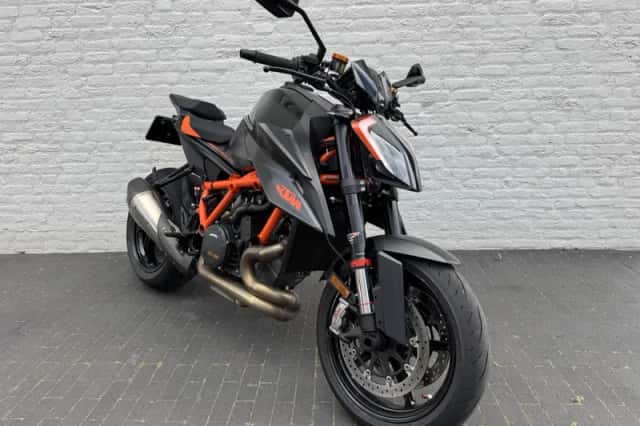 KTM 1290 SuperDuke R (2020) thumbnail 4
