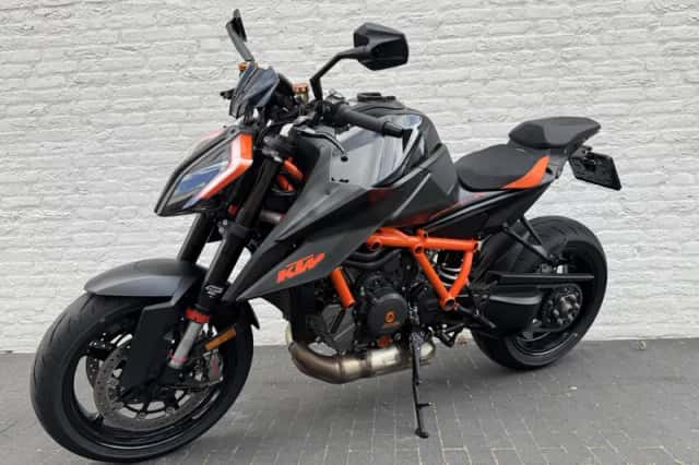 KTM 1290 SuperDuke R (2020) thumbnail 6