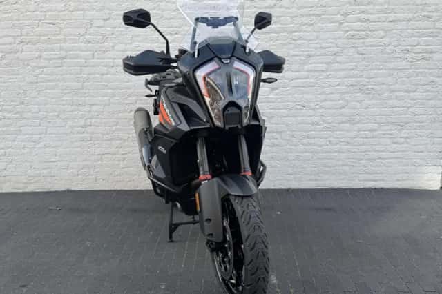 KTM 1290 Super Adventure S (2022) thumbnail 6