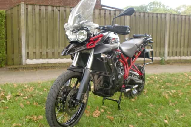 Triumph Tiger 800 (2014) thumbnail 1