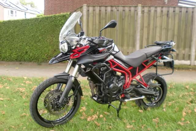 Triumph Tiger 800 (2014) thumbnail 2