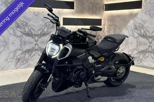 Ducati Diavel V4 (2024) thumbnail 1