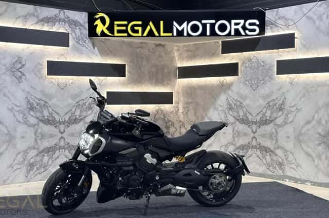 Ducati Diavel V4 (2024) thumbnail 3