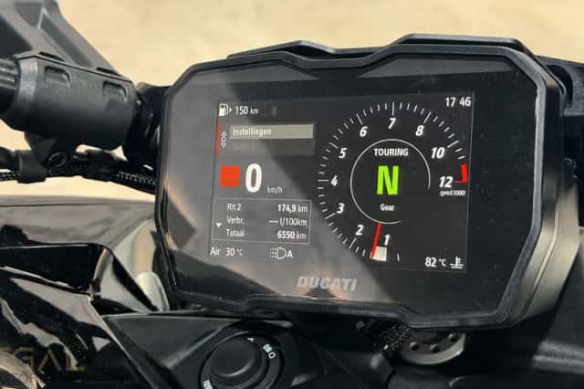 Ducati Diavel V4 (2024) thumbnail 6