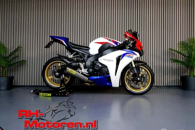 Honda Fireblade (2009) thumbnail 2