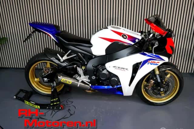 Honda Fireblade (2009) thumbnail 4